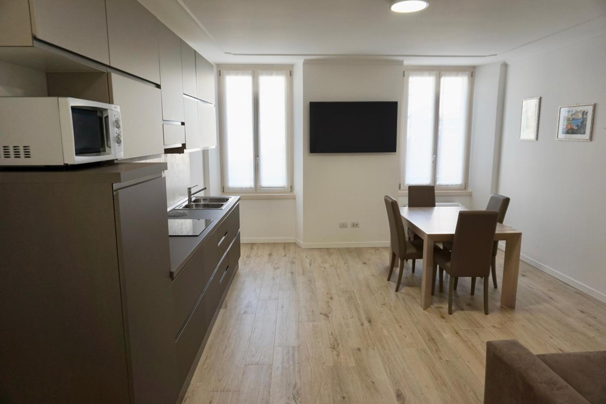 Appartamento Dolce Vita Riva del Garda Luaran gambar