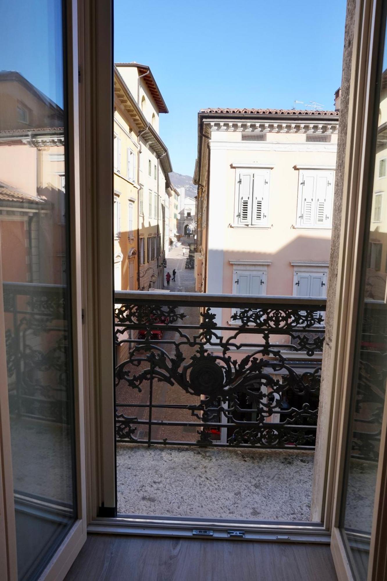 Appartamento Dolce Vita Riva del Garda Luaran gambar